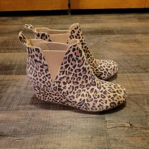 Toms booties Size 10